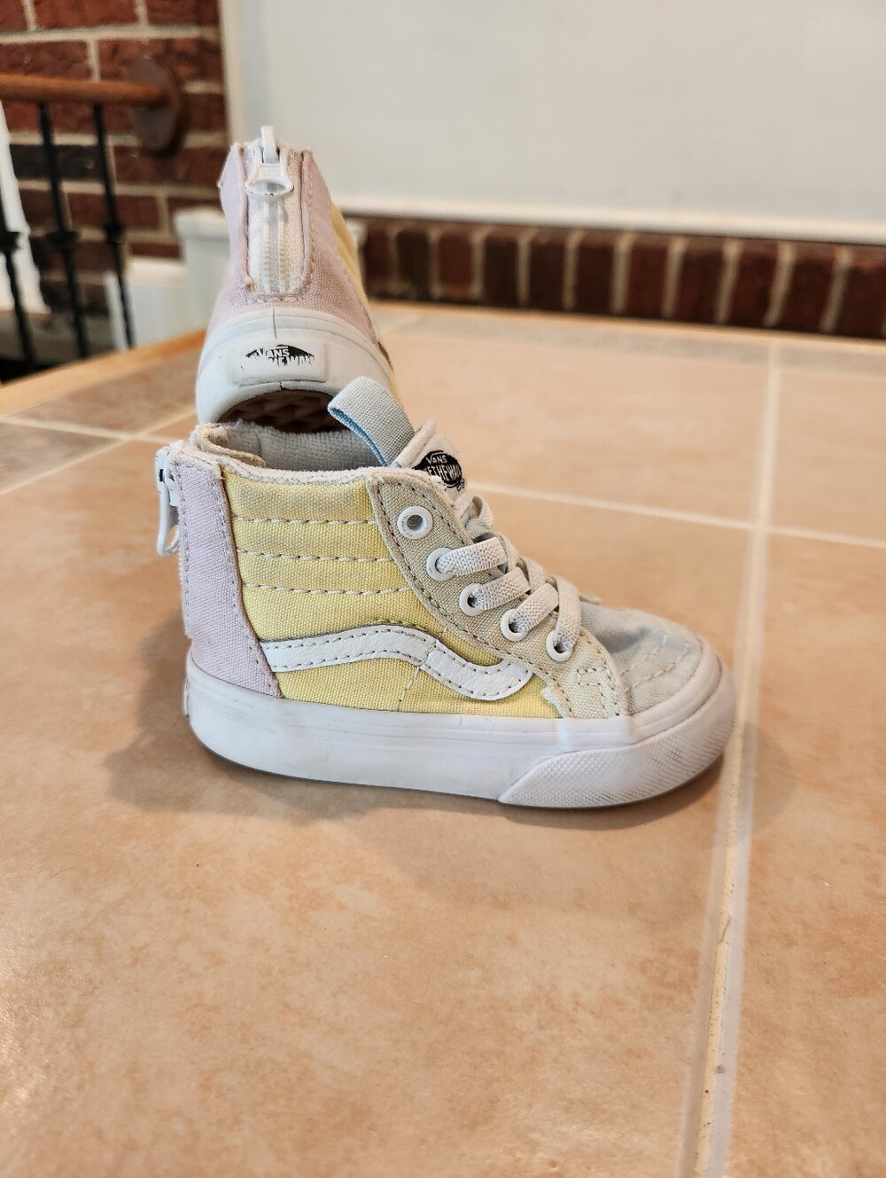 Size 5 Toddler Girls Hightop Vans Sneakers